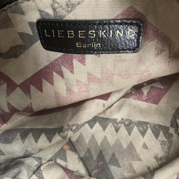 Beautiful large black leather Liebeskind bag with fringe on the front. - Picture 4 of 5